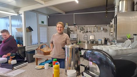 Antje Glanert im Dorfkonsum "PfaffenDorfkonsum" in Pfaffendorf